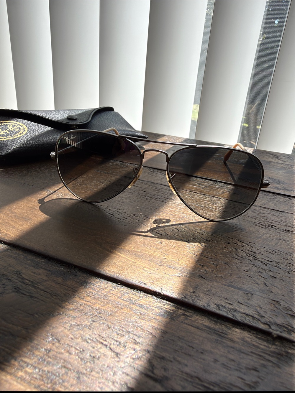 Ray-Ban Aviator Sunglasses with case - Picture 2 of 6